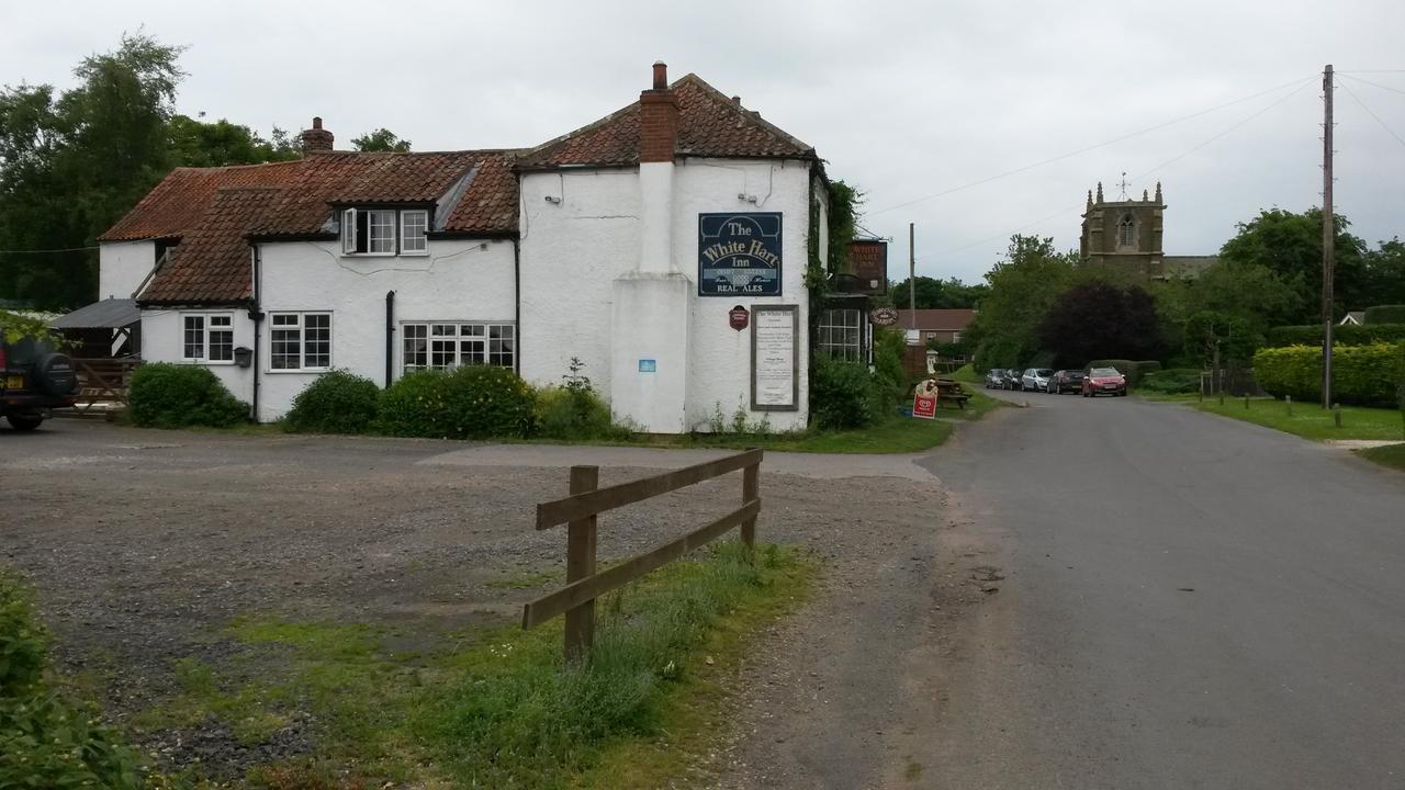 The White Hart Inn Tetford Bagian luar foto